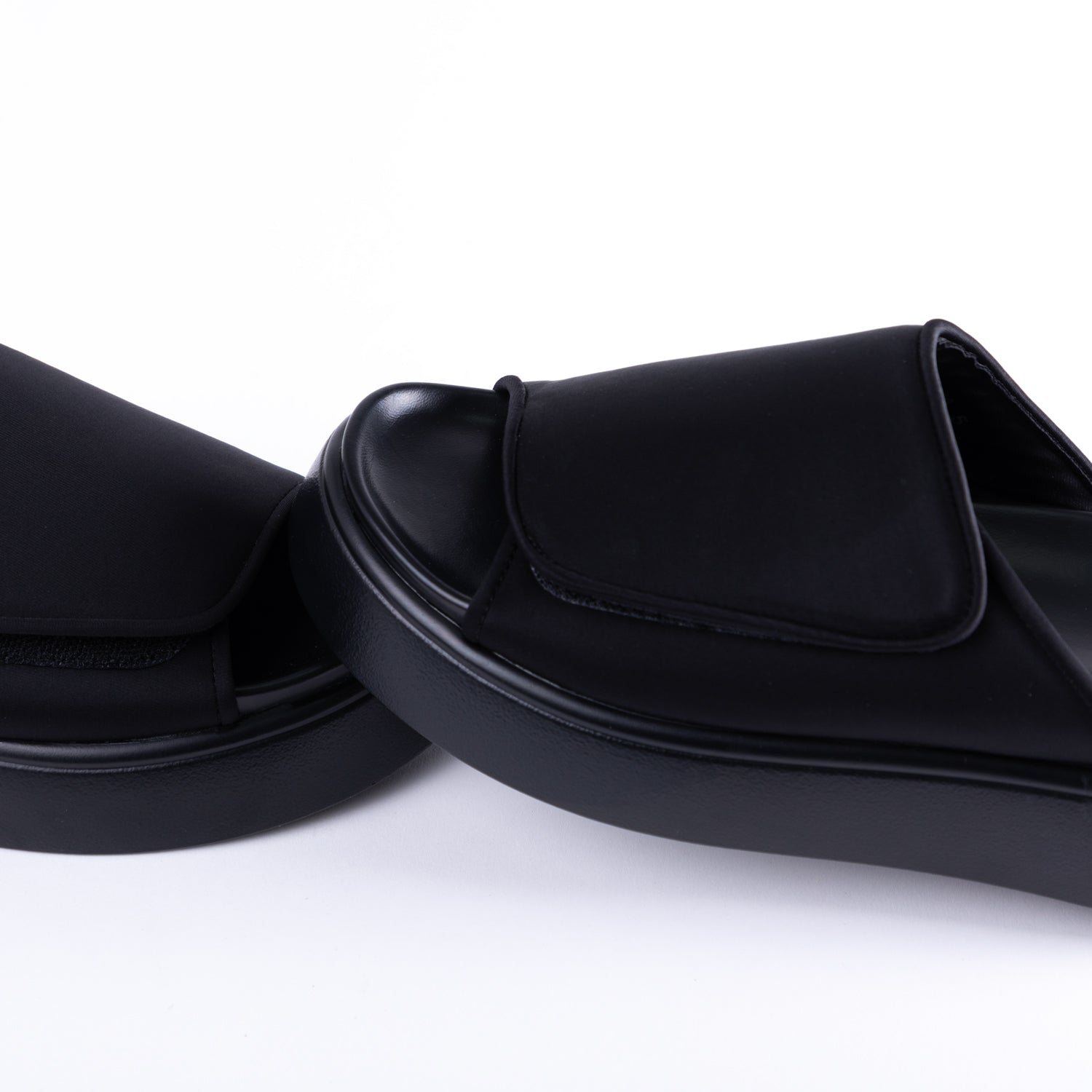 RAID Arvina Flatform Slider in Black Lycra