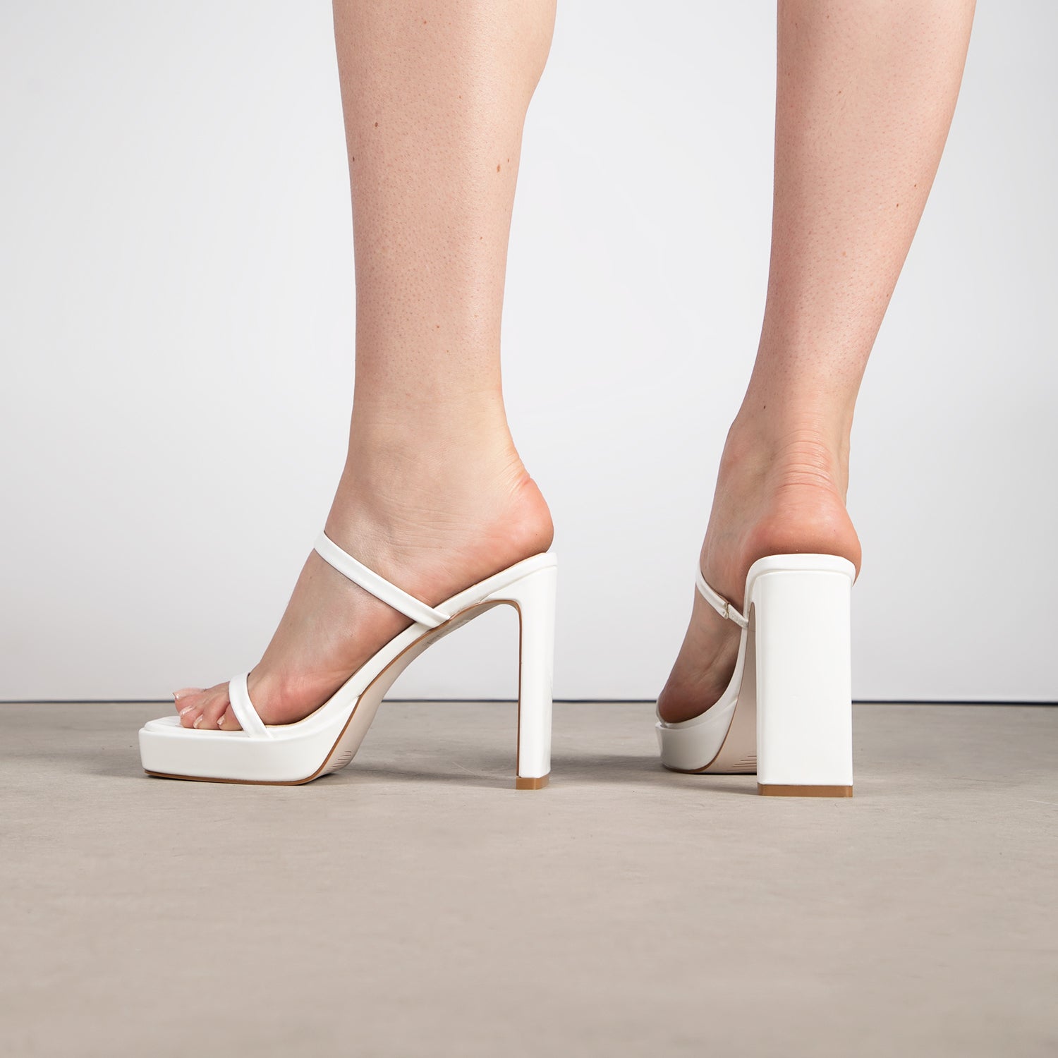 RAID Genica Heeled Mule in White