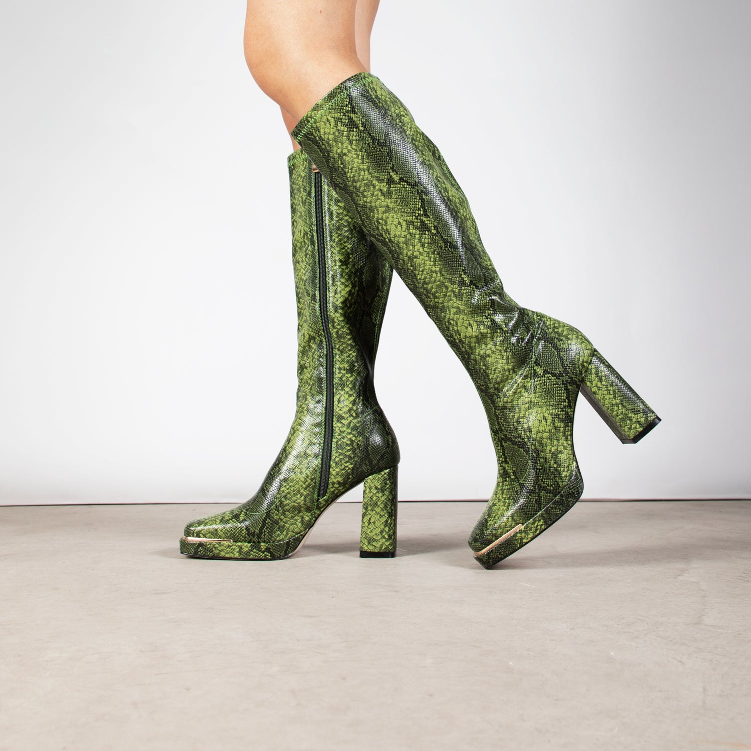 RAID Daleyzaa Long Boot in Green Snake