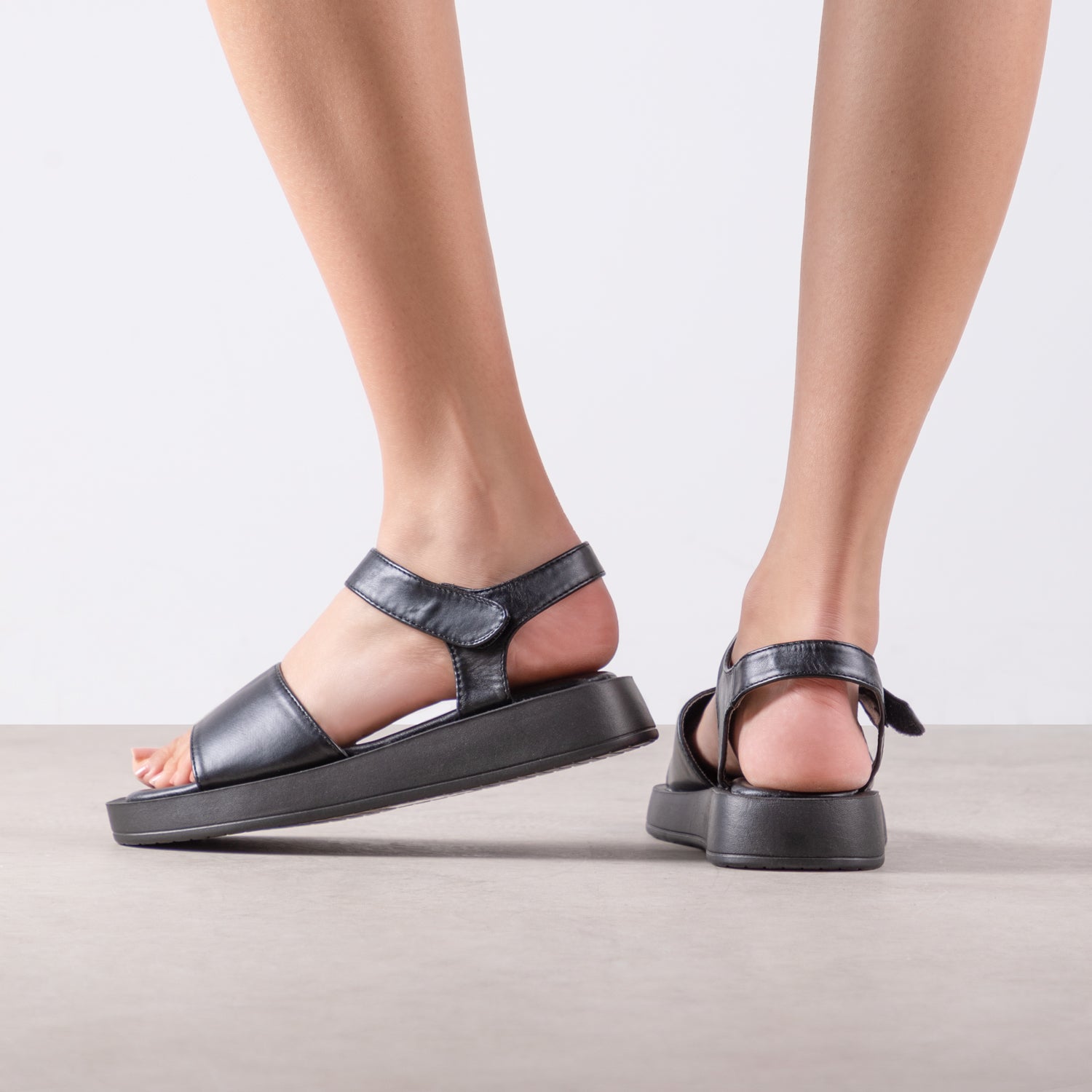 RAID Finlay Flatform Sandal in Black