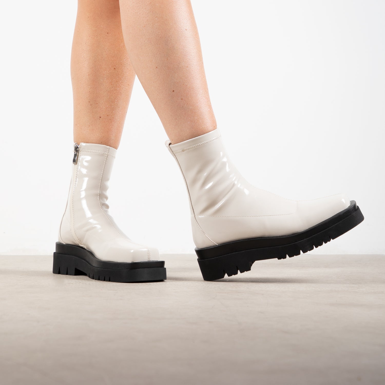 RAID Milla Ankle Boot in White