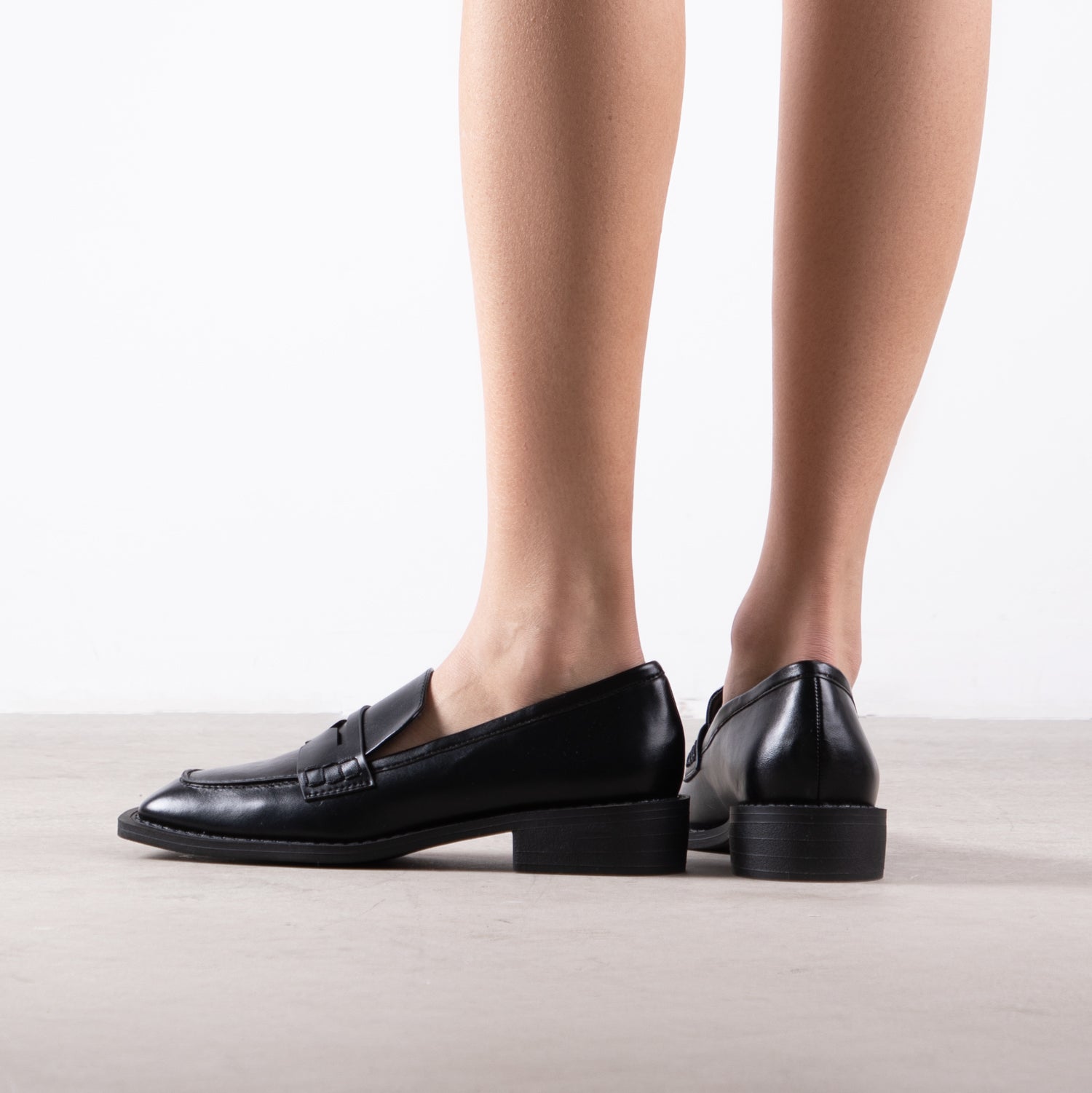 RAID Samantha Loafers in Black