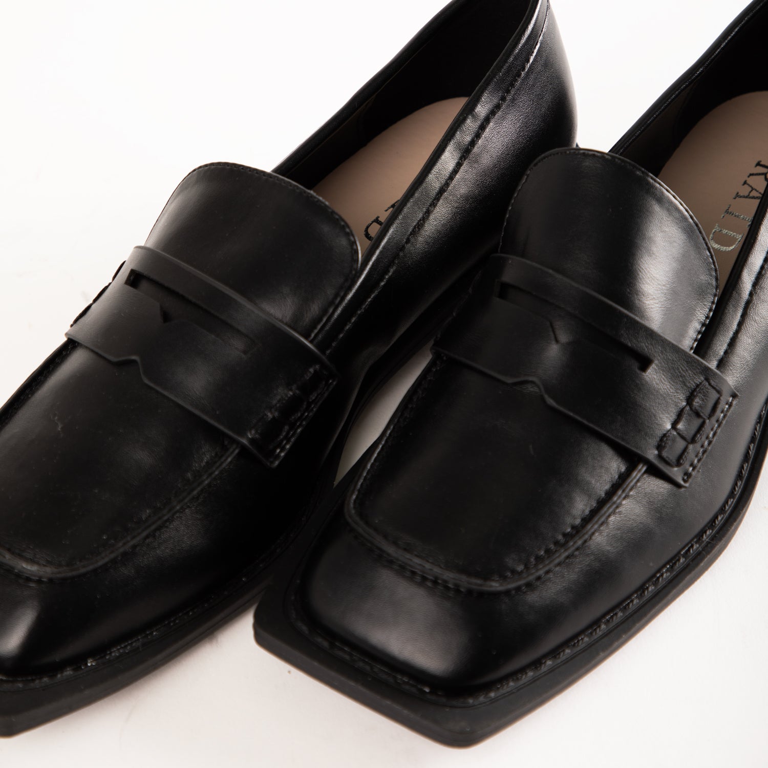 RAID Samantha Loafers in Black