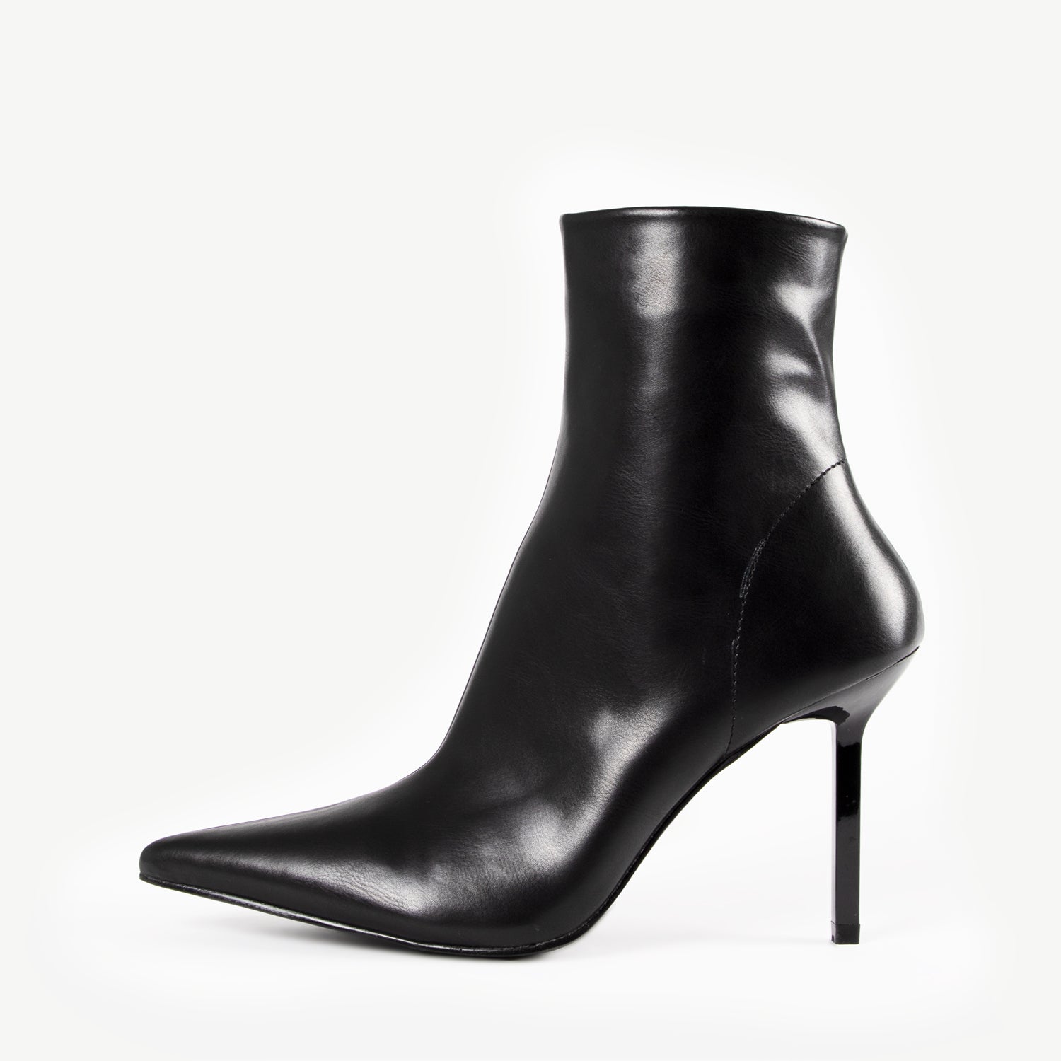 RAID Tamyra Ankle Boot In Black